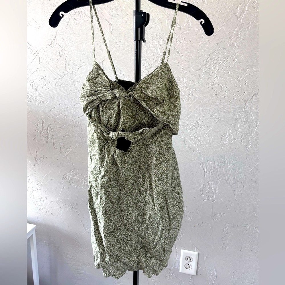 Abercrombie & Fitch Green Ruched Tie Front Sundress